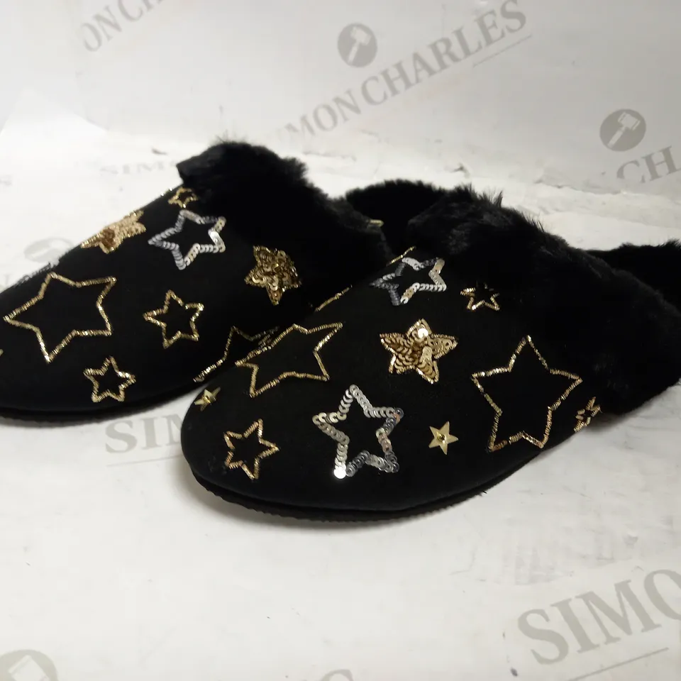 LOT OF 12 PAIRS OF BRAND NEW MONSOON STAR SLIPPERS SIZE 5-6