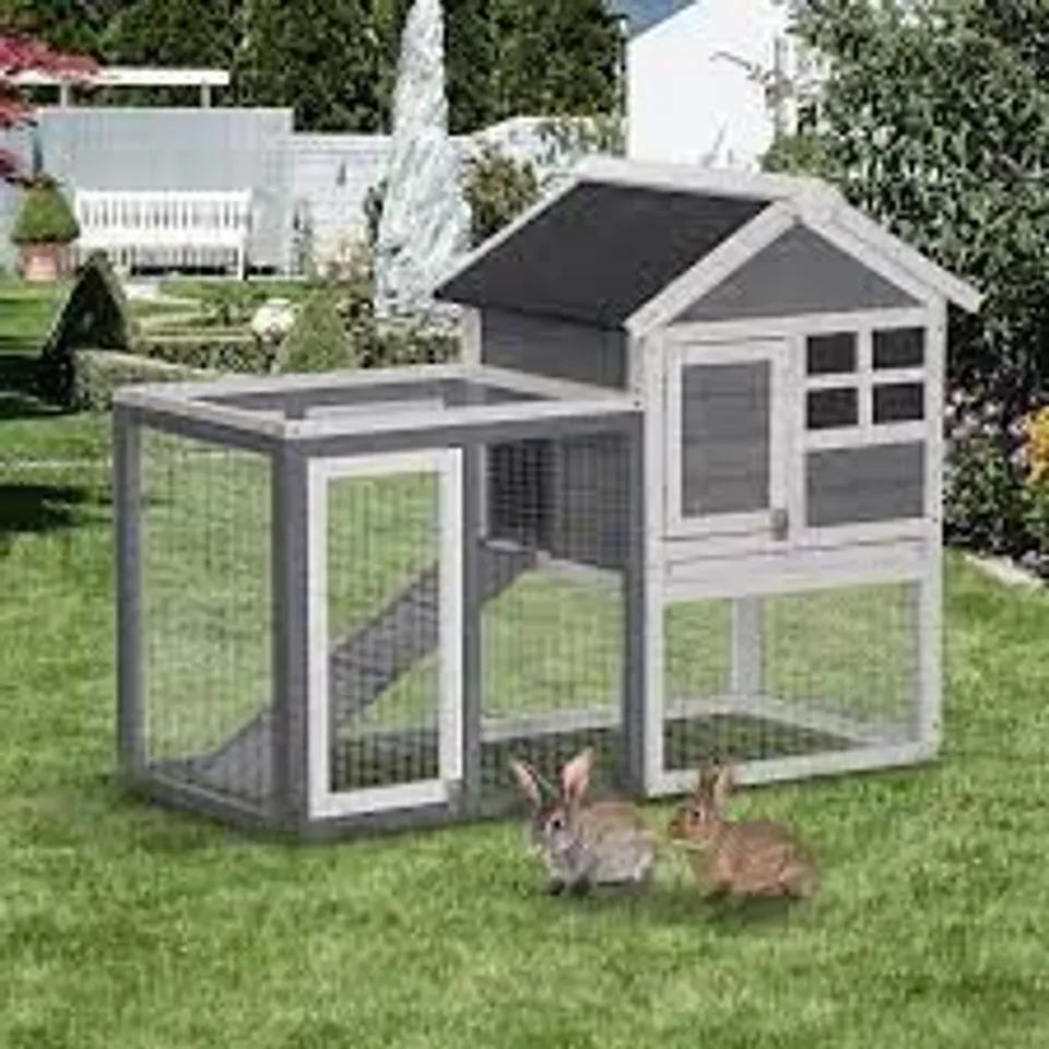 BOXED RABBIT HUTCH
