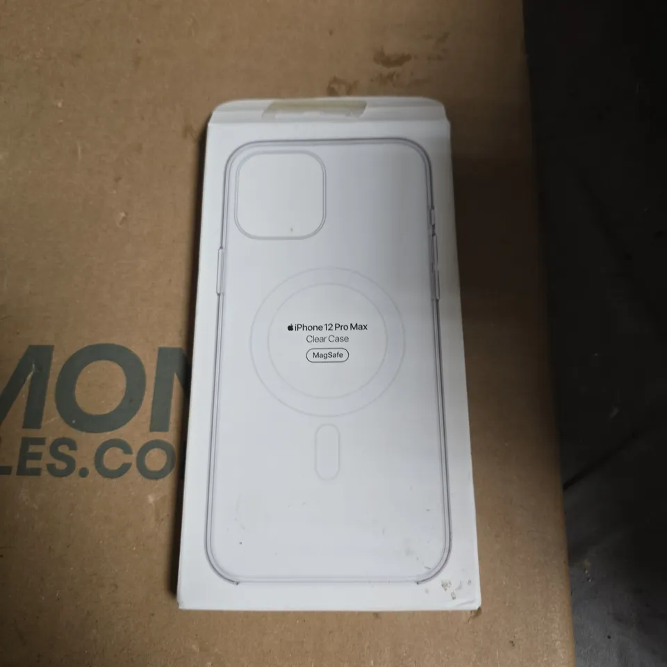 BOX OF APPROXIMATELY 40 ASSORTED PHONE CASES INCLUDING 1PHONE LEATHER FOLIO , IPHONE LEATHER CASE AND IPHONE CLEAR CASE 