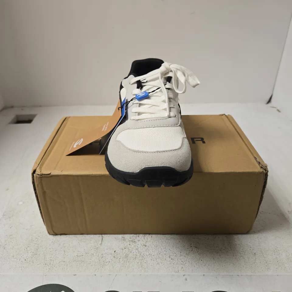 HOBIBEAR TRAINERS – WHITE/BLACK - UK 8