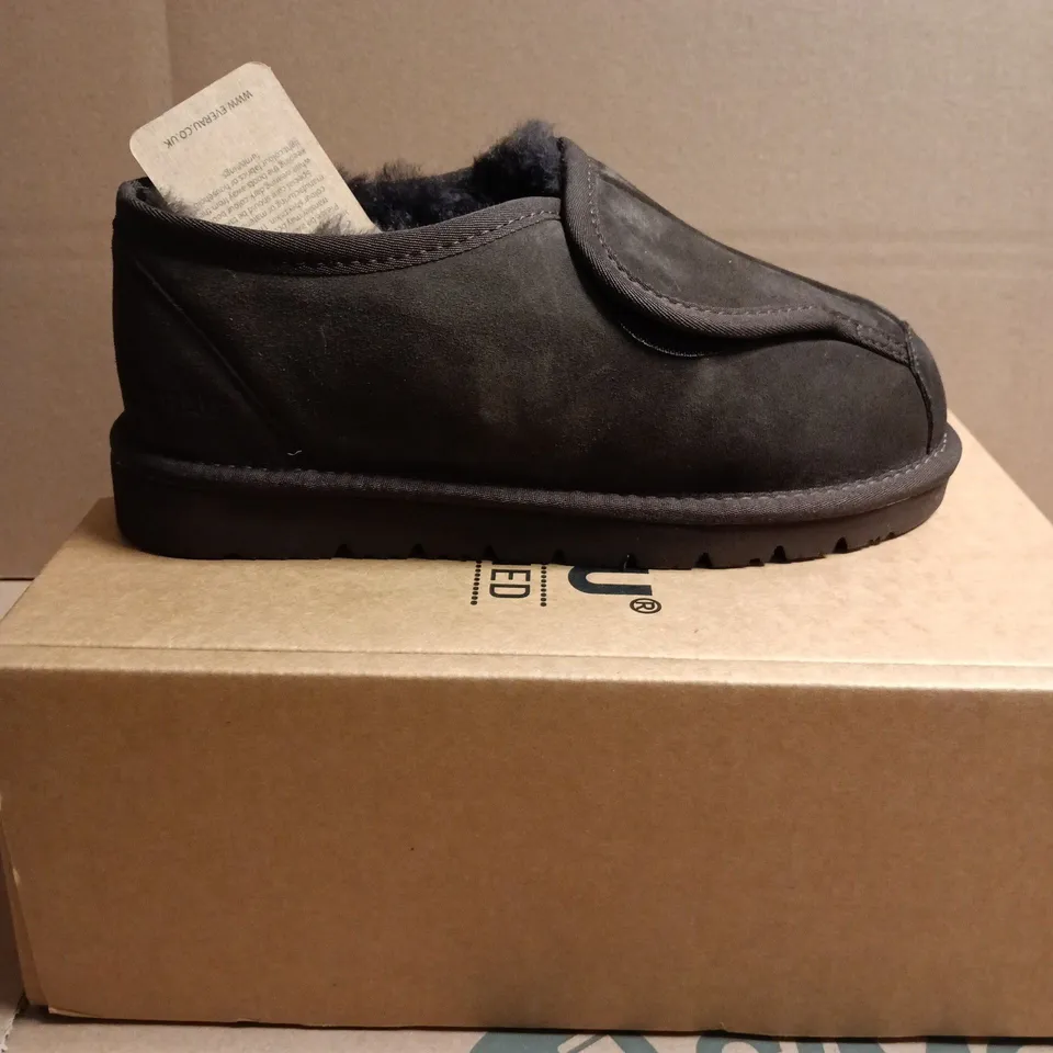 EVERAU SWIFTLET SLIPPERS – CHOCOLATE – 4.5