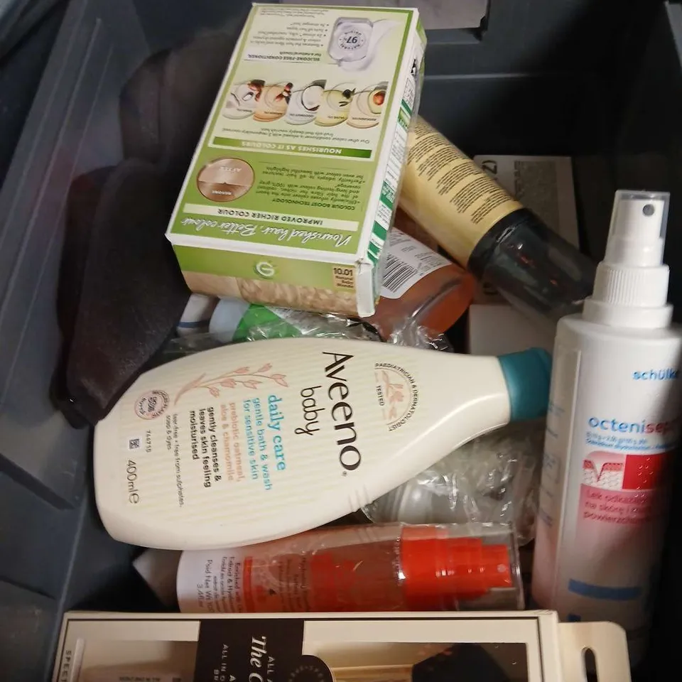 BOX OF APPROXIMATELY 15 ASSORTED COSMETIC ITEMS INCLUDING TREPADORA CURL THERAPY AND AVEENO BABY WASH