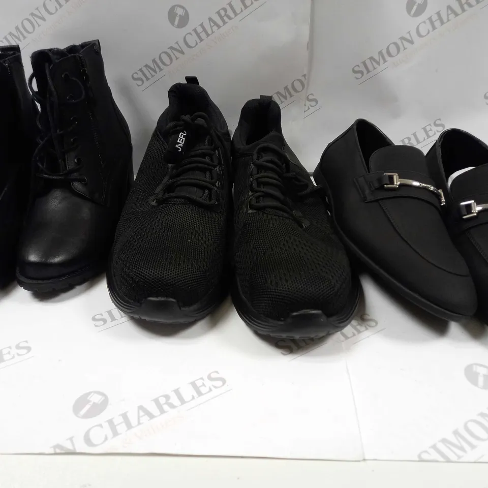 APPROXIMATELY 10 ASSORTED PAIRS OF SHOES IN VARIOUS STYLES & SIZES