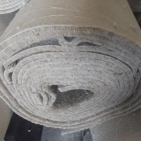 ROLL OF QUALITY RARE BREEDS SOAY CARPET - APPROXIMATELY 5 x 10.2m