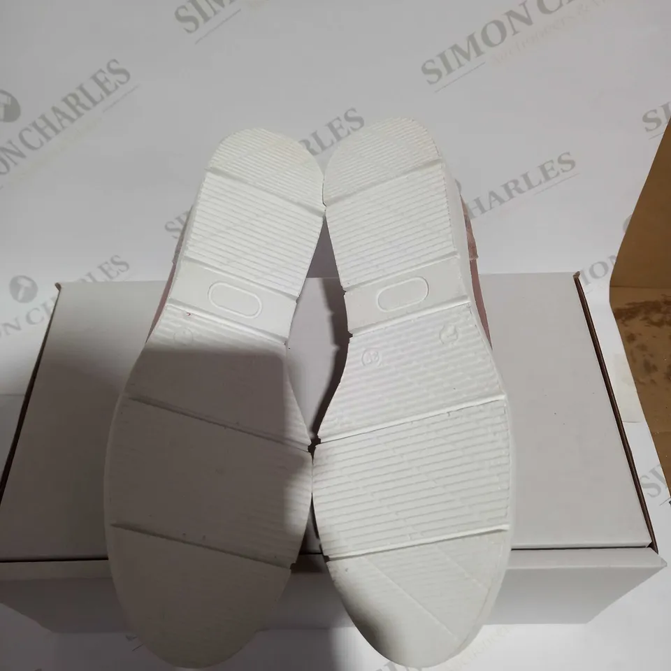 MODA IN PELLE LEATHER WEDGED TRAINERS - SIZE 6