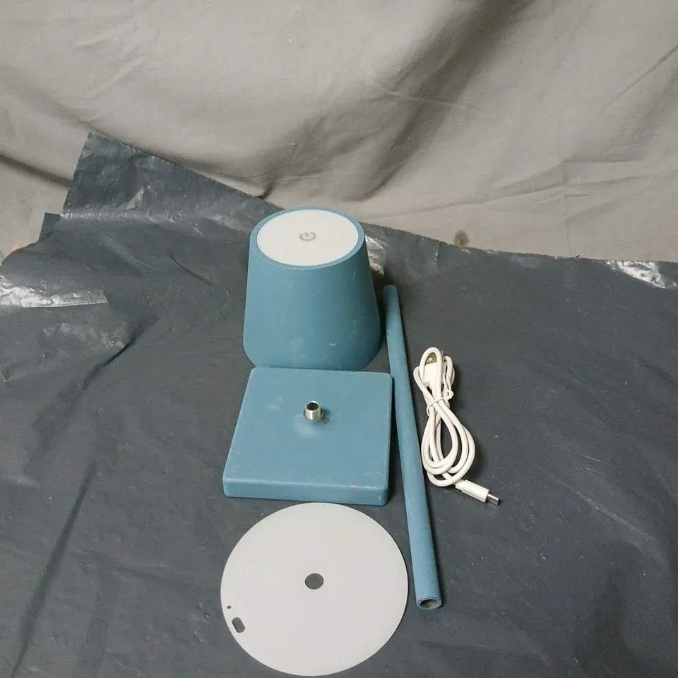 RECHARGEABLE LAMP BOXED