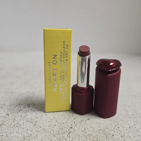 BOXED MARC JACOBS HEART ON CARE & COLOUR LIPSTICK 500 MAUVE ON (3G)
