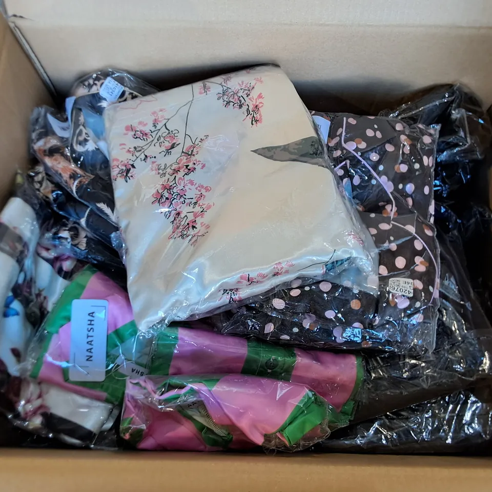 LARGE QUANTITY OF ASSORTED BAGGED CLOTHING ITEMS IN VARIOUS DESIGNS AND SIZES