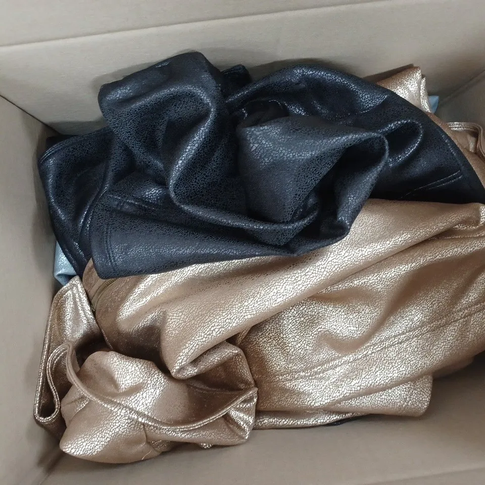 APPROXIMATELY 6 KIM&CO JACKETS IN VARIOUS COLOURS AND SIZES TO INCLUDE SIZE S/P, M