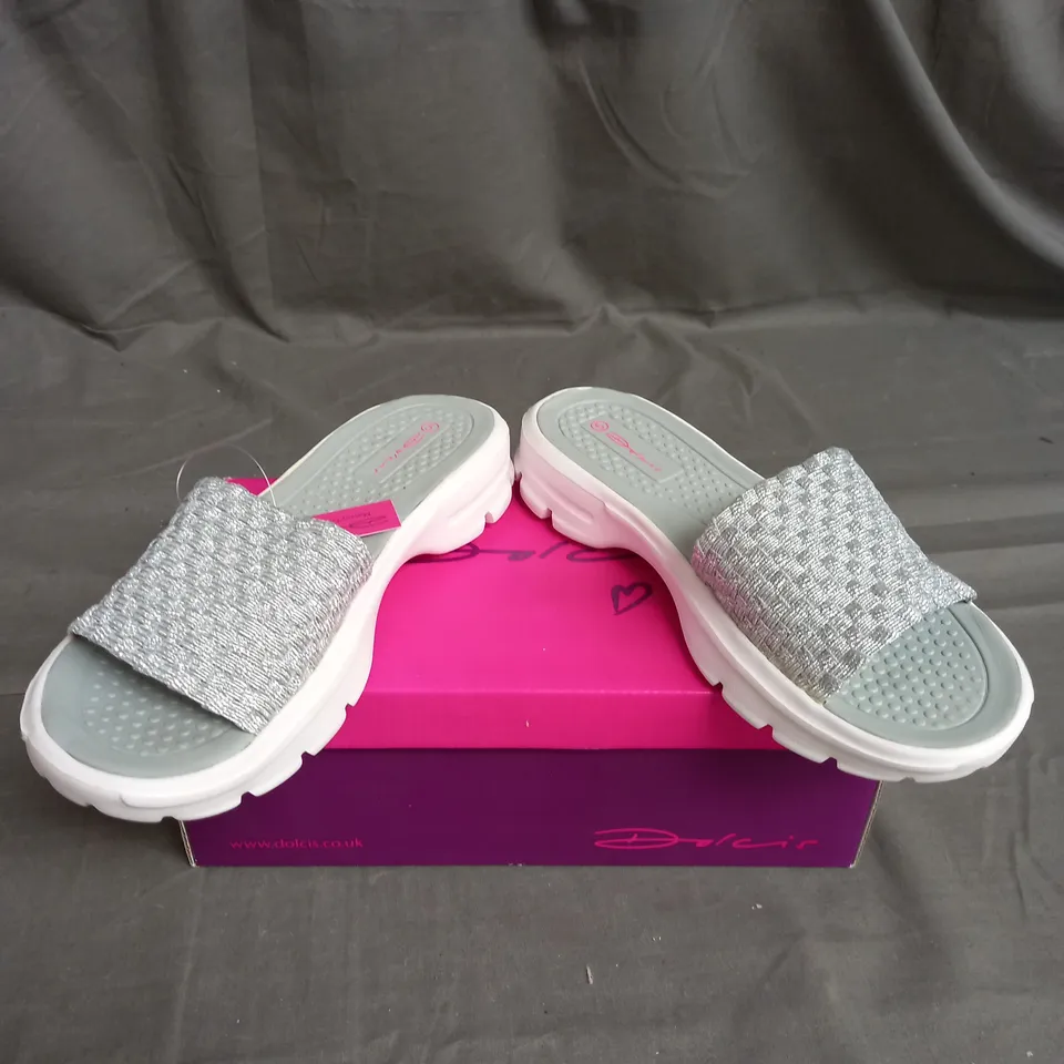 BOX OF 12 PAIRS OF DOLCIS RUTH SANDALS IN SILVER - VARIUS SIZES