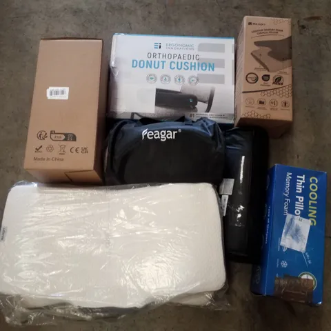 PALLET CONTAINING ASSORTED PILLOWS & CUSHIONS
