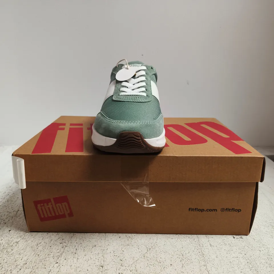 BOXED PAIR OF FITFLOP F-MODE FLOW FABRIC/SUEDE TRAINERS IN FROSTED SAGE SIZE UK 4.5