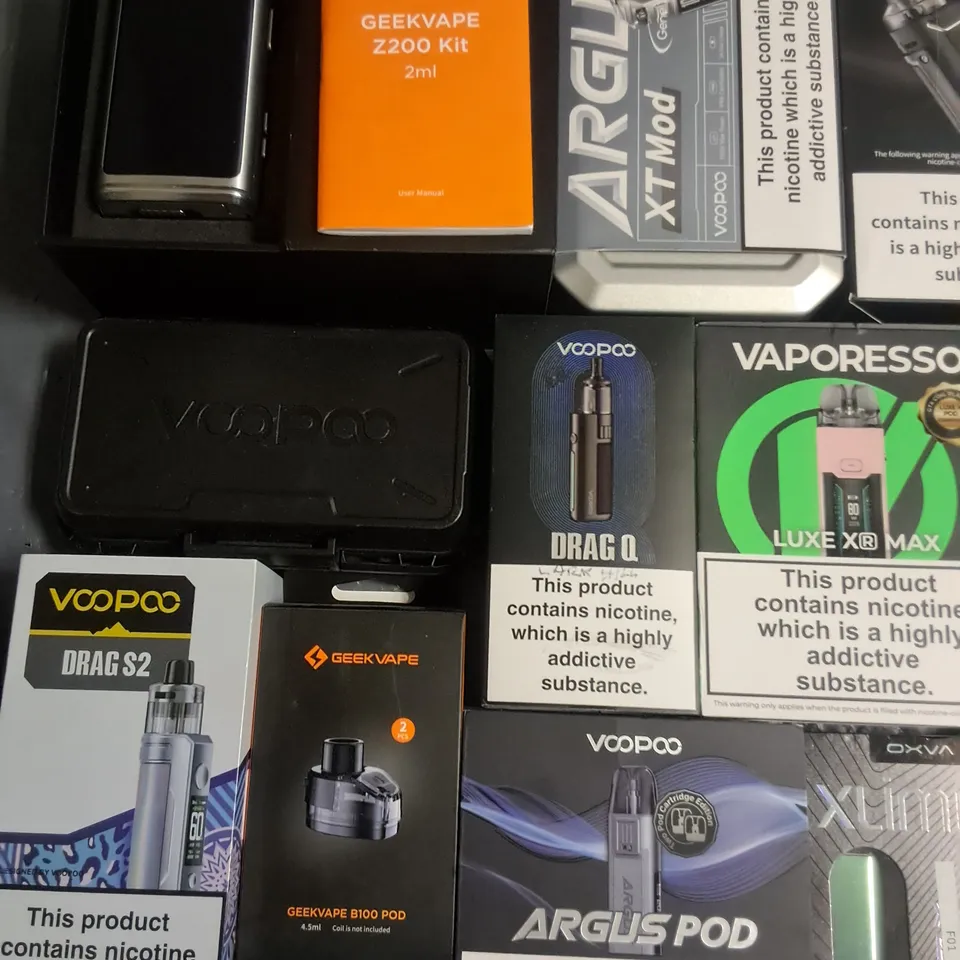 LOT OF 20 ASSORTED E-CIGARETTE SMOKING ITEMS TO INCLUDE ARGUS, VAPORESSO AND ASPIRE 