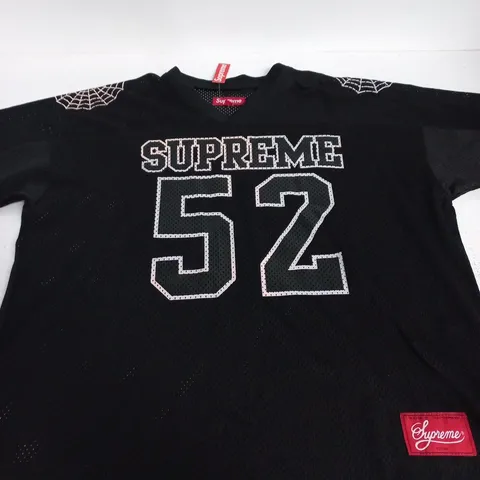 SUPREME BLACK GRAPHIC T-SHIRT WITH 52 NUMBER - SIZE M