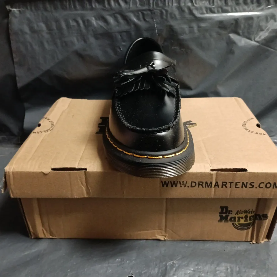 BOXED PAIR OF DR MARTENS ADRIAN SHOES IN BLACK SIZE UK 6