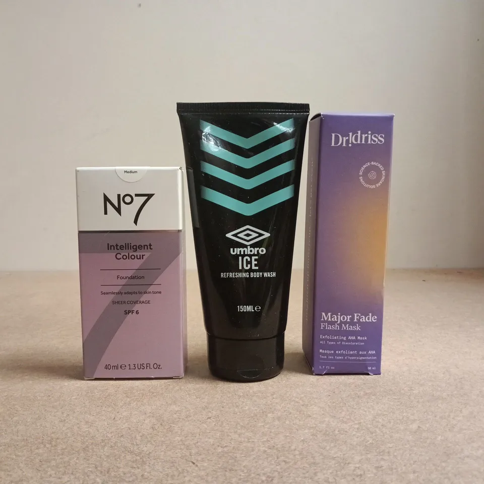 APPROXIMATELY 10 ASSORTED COSMETIC ITEMS TO INCLUDE NO7, UMBRO, ETC - COLLECTION ONLY