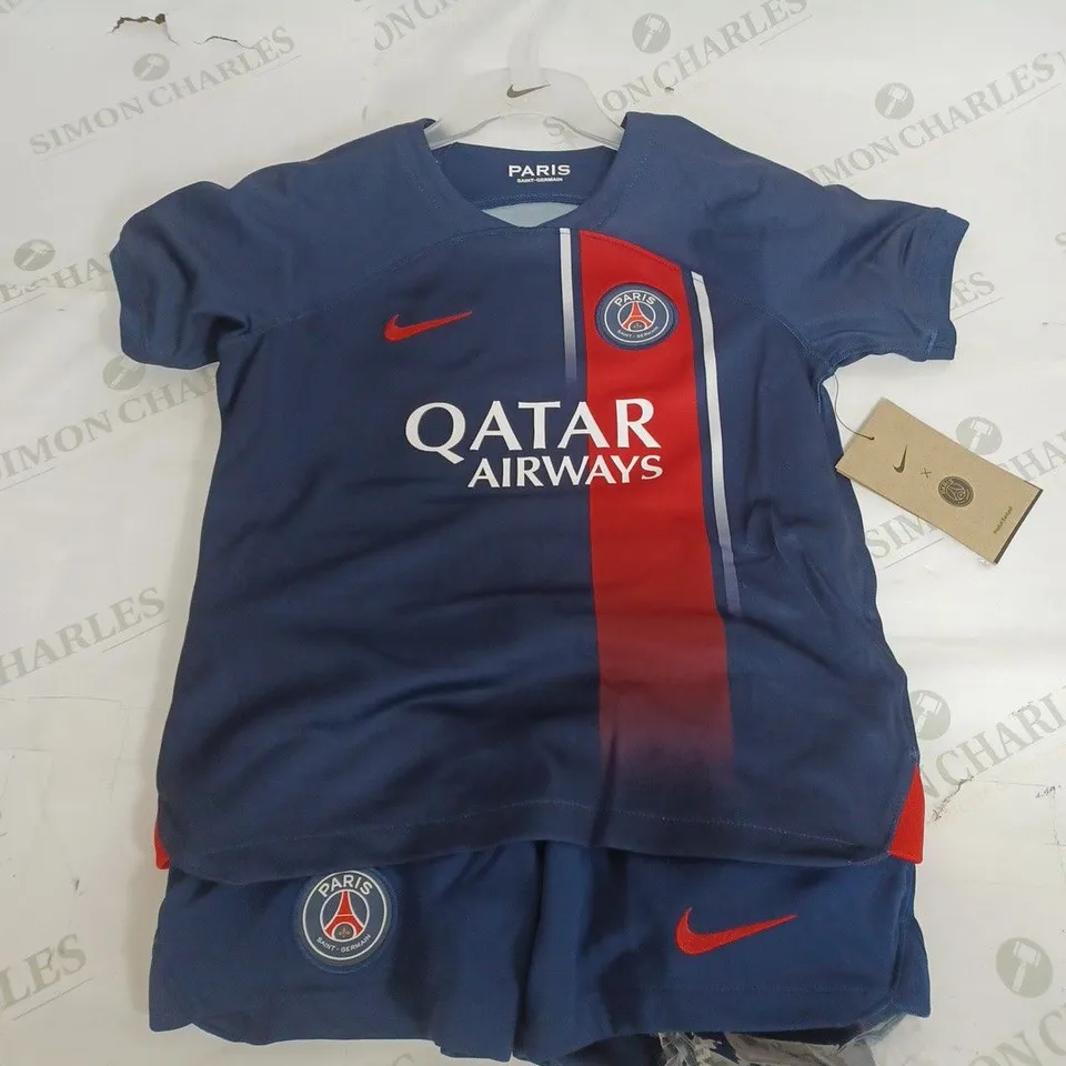 NIKE PARIS SAINT GERMAN FOOTBALL CLUB KIT - KIDS MEDIUM