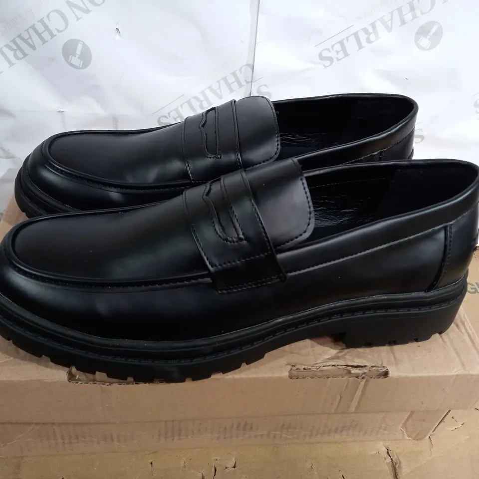 NEW LOOK CHUNKY PENNY LOAFERS IN BLACK SIZE 10