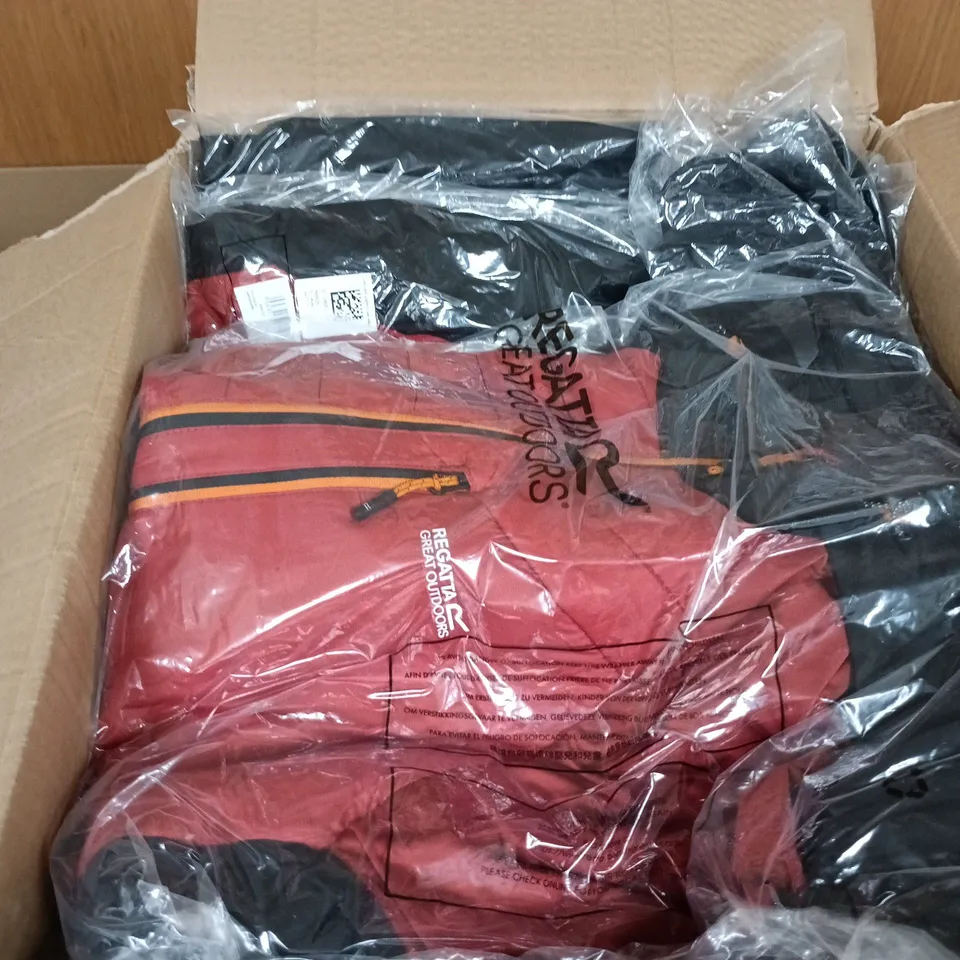 BOX OF APPROXIMATELY 19 BRAND NEW ASSORTED REGATTA CLOTHING ITEMS INCLUDING PRO HYBRID AND TORECK