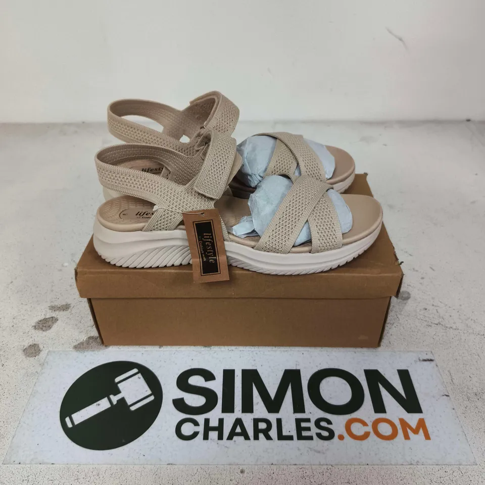 BOXED PAIR OF CUSHION WALK STEPH SHOES IN BEIGE - SIZE 8