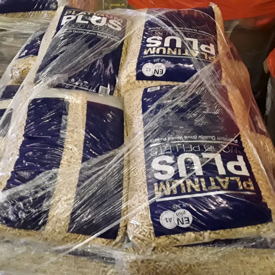 PALLET OF APPROXIMATELY 40 BAGS OF PLATINUM PLUS WOOD PELLETS