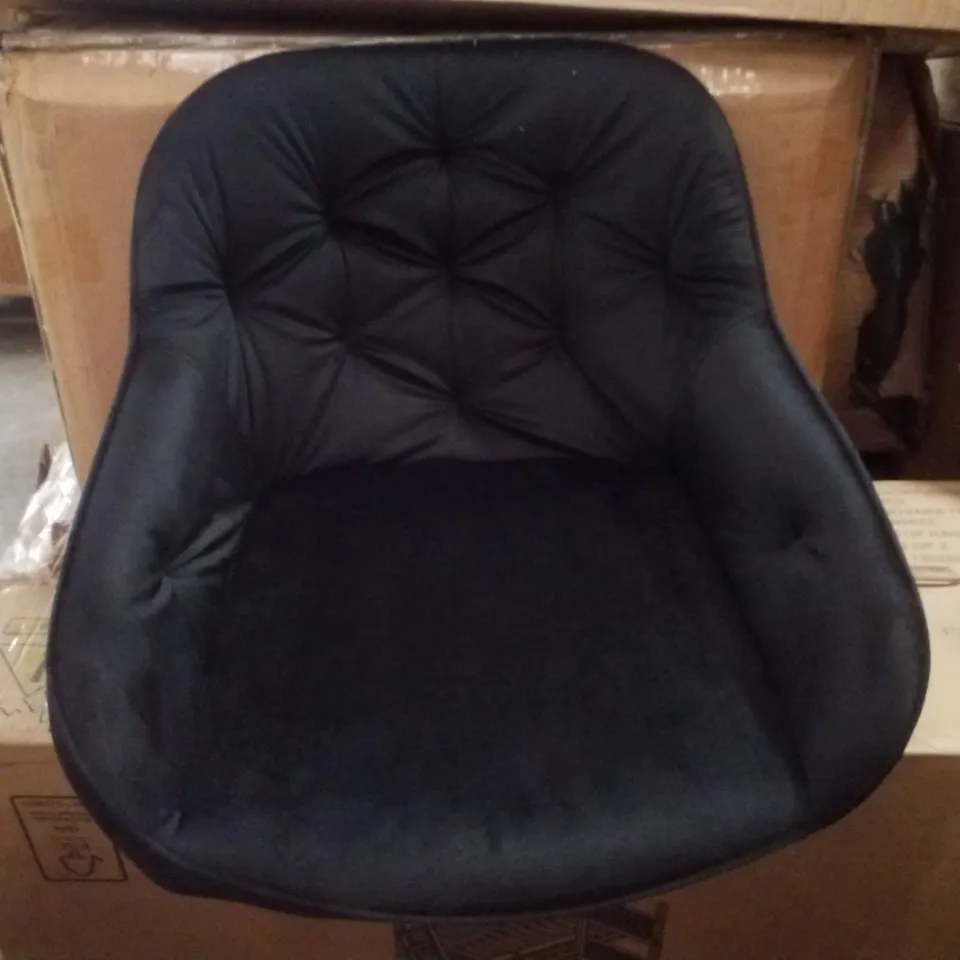 BOXED PAIR OF BUTTON BACK FABRIC UPHOLSTERED SIDE/DINING CHAIRS -BLACK-