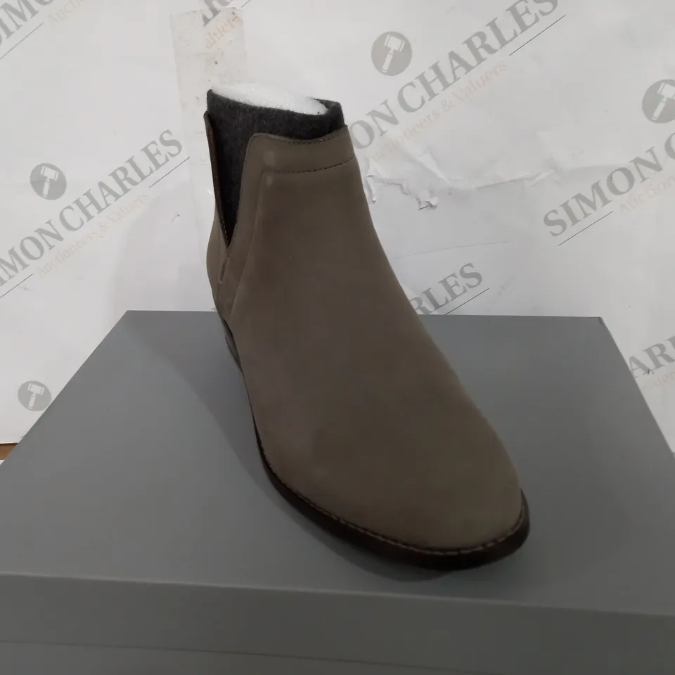 VIONIC HOPE JOSLYN CHARCOAL BOOT - UK 5.5