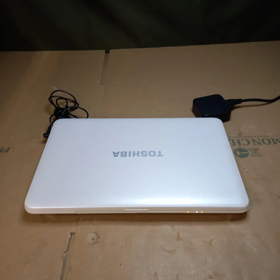 TOSHIBA SATELLITE C855D-10K LAPTOP 