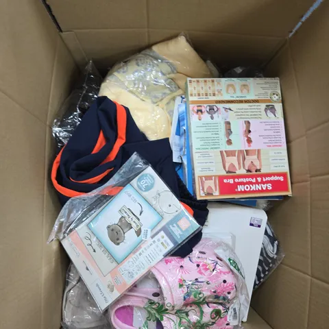 BOX OF APPROXIMATELY 25 ASSORTED CLOTHING ITEMS TO INCLUDE: COUNTRY CLUB BATH SHEET