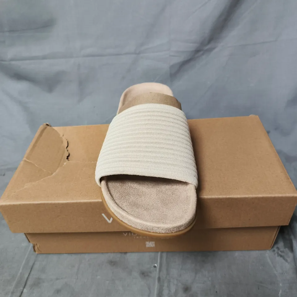 VIONIC WOMEN’S SANDALS – BEIGE RIBBED STRAP UK SIZE 7