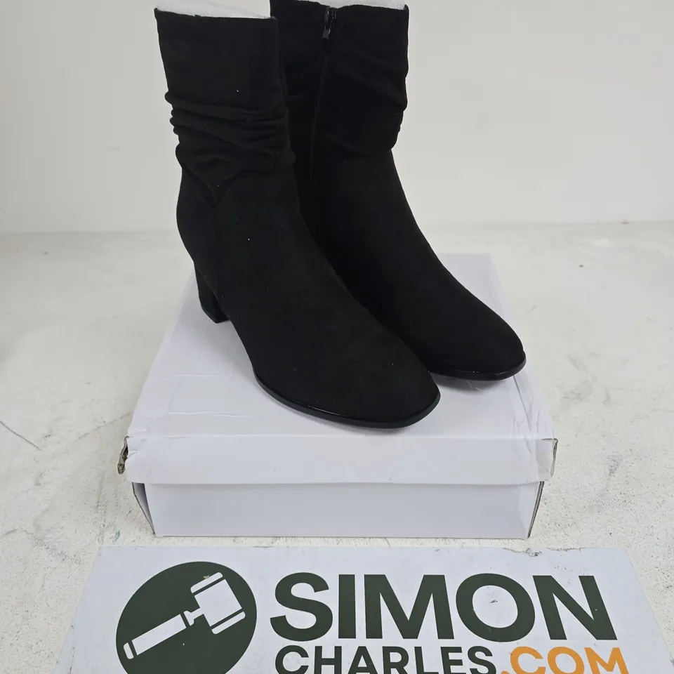 E. SHOES BY EMMA LOLITA BLACK SUEDE ANKLE BOOTS – UK 8