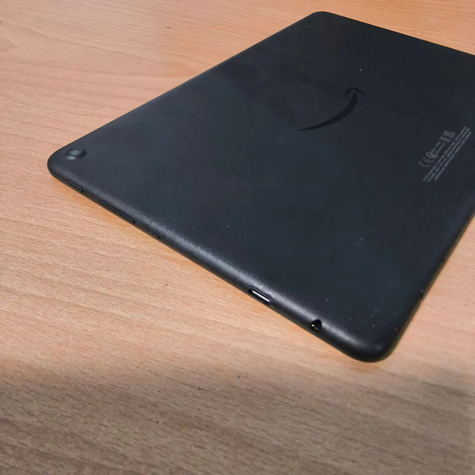 UNBOXED AMAZON KINDLE E-READER IN BLACK - TG425K