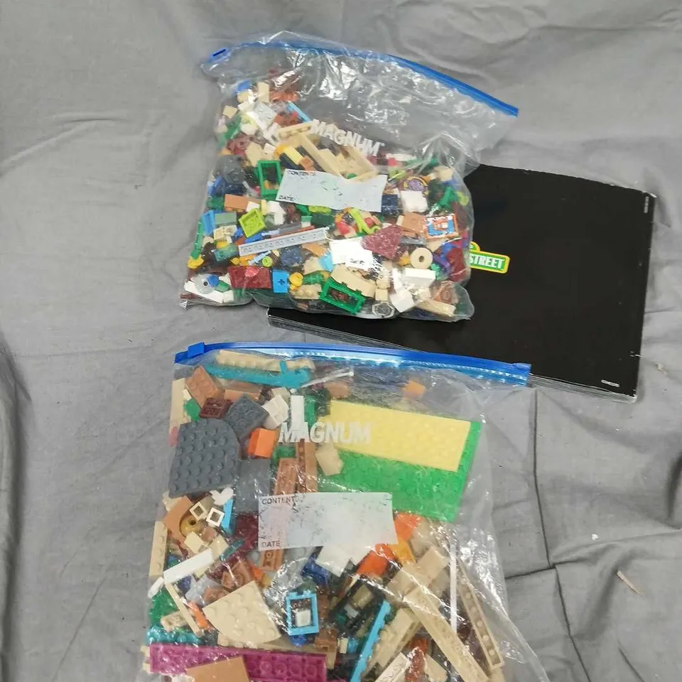 LEGO Sesame Street Set – Boxed with two brick bags (LEGO IDEAS)