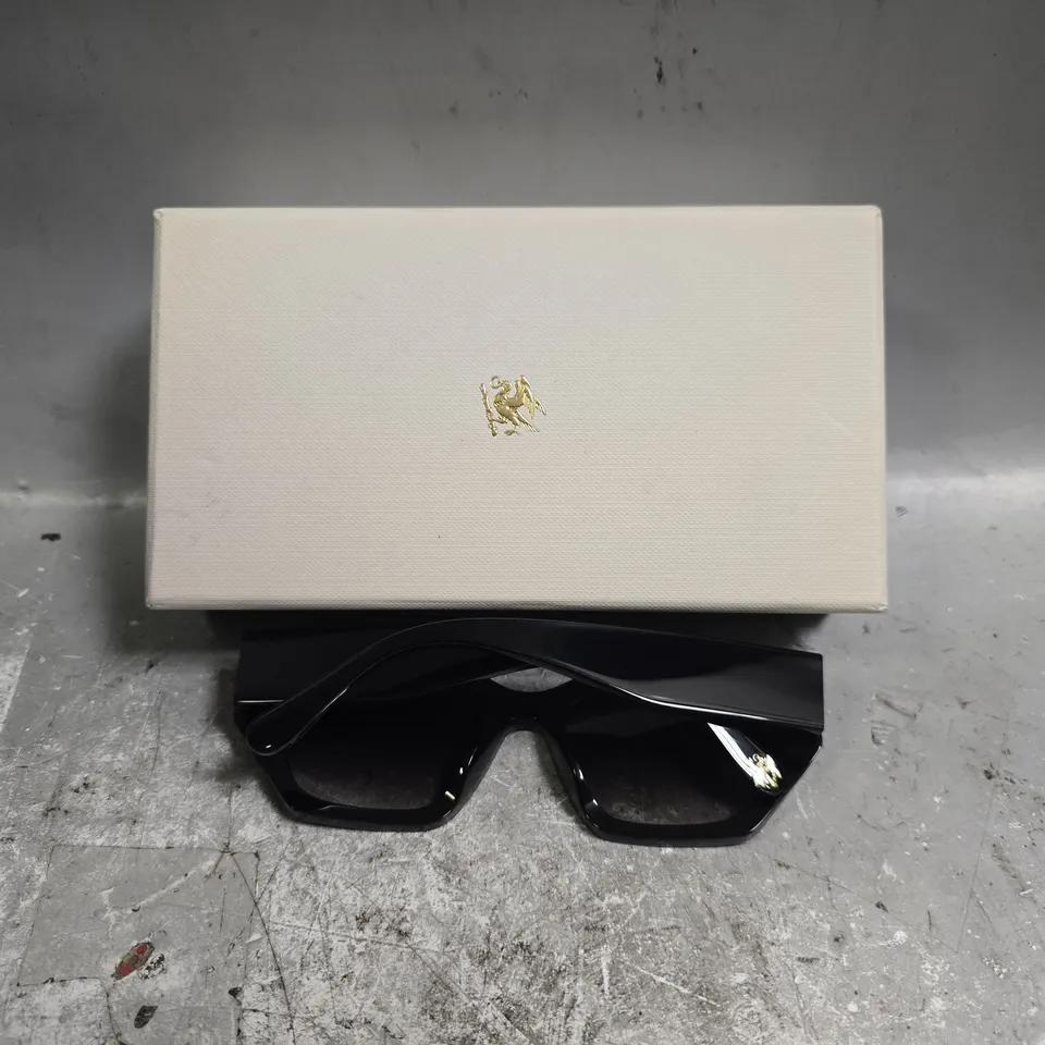 PRAGNELL SUNGLASSES IN BLACK 