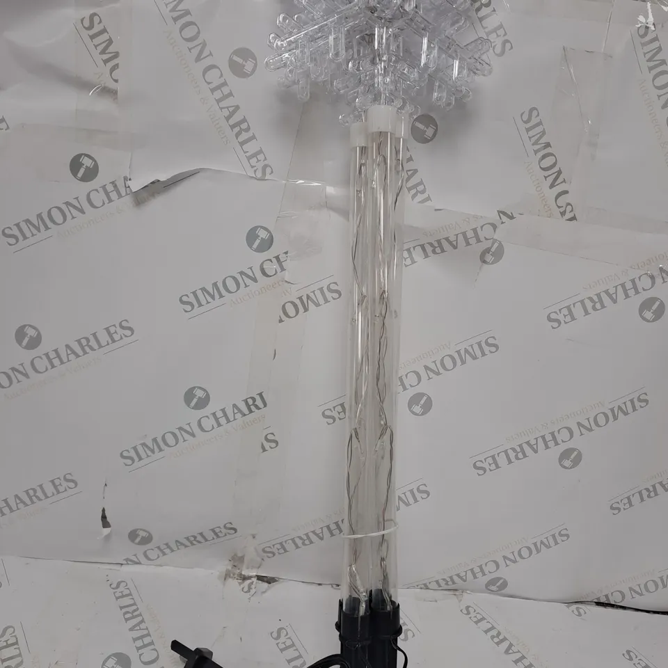 SET OF SNOWFLAKE PATHFINDER LIGHTS RRP £22.99