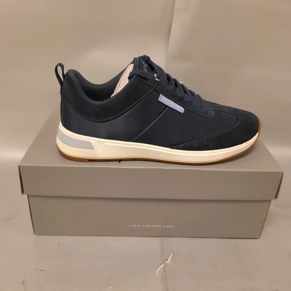 BOXED VIONIC BREILYN TRAINER SIZE 5.5