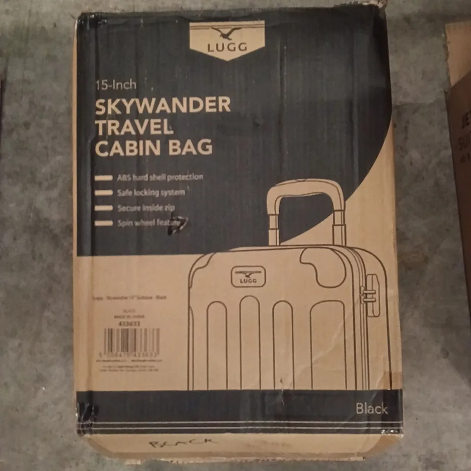  BOXED LUGG TRAVEL SUITCASE