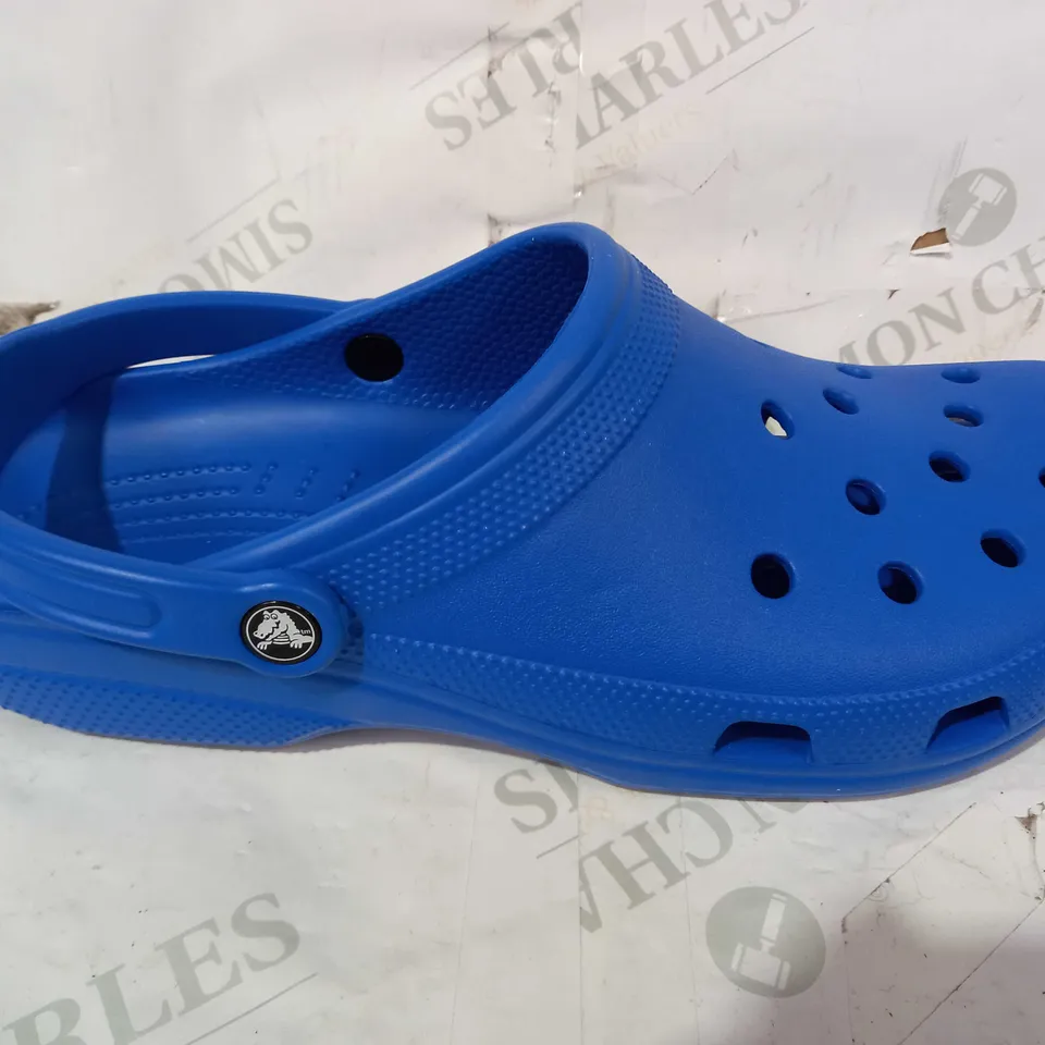 BOXED PAIR OF CROCS - CLASSIC IN BLUE UK SIZE 12