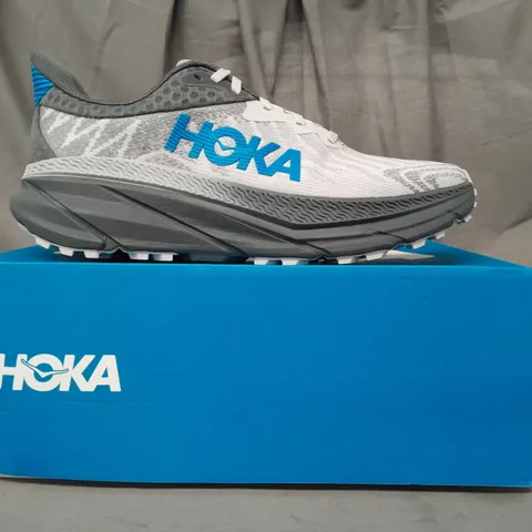 BOXED PAIR OF HOKA CHALLENGER ATR 7 SHOES IN GREY/BLUE UK SIZE 9