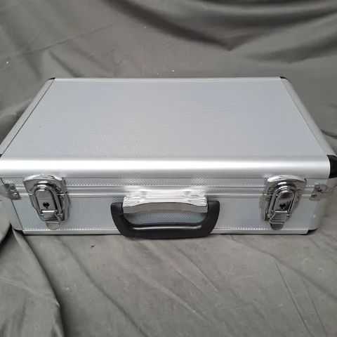 LOCKABLE FOAM PADDED FLIGHT CASE