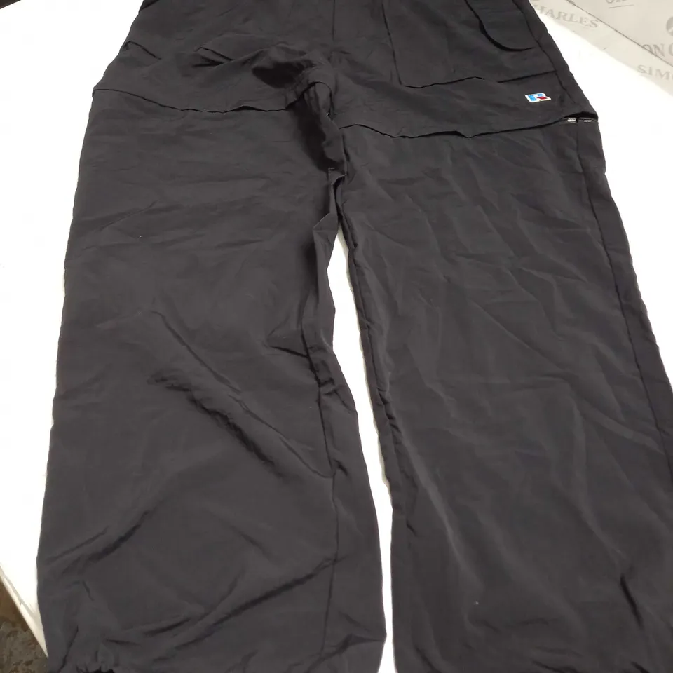 RUSSEL ATHLETIC NOVA NYLON CARGO TROUSER SHORTS IN BLACK - MEDIUM