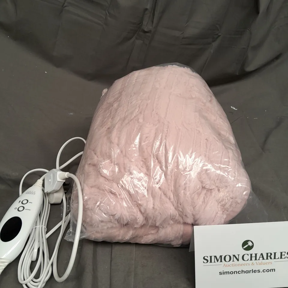 COZEE HOME FAUX FUR HEATED THROW IN PINK