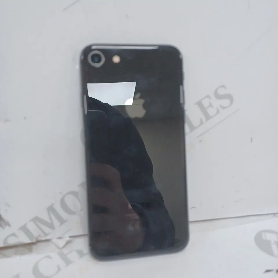 UNBOXED APPLE IPHONE 8 IN BLACK 