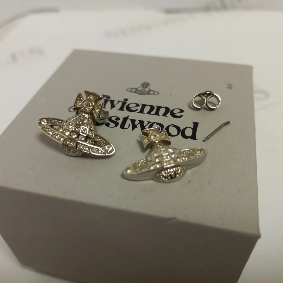 VIVIENNE WESTWOOD MINNIE BAS RELIEF EARRINGS - SILVER RRP £95