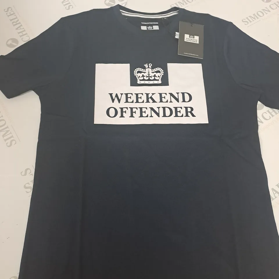 WEEKEND OFFENDER GRAPHIC T-SHIRT SIZE 12