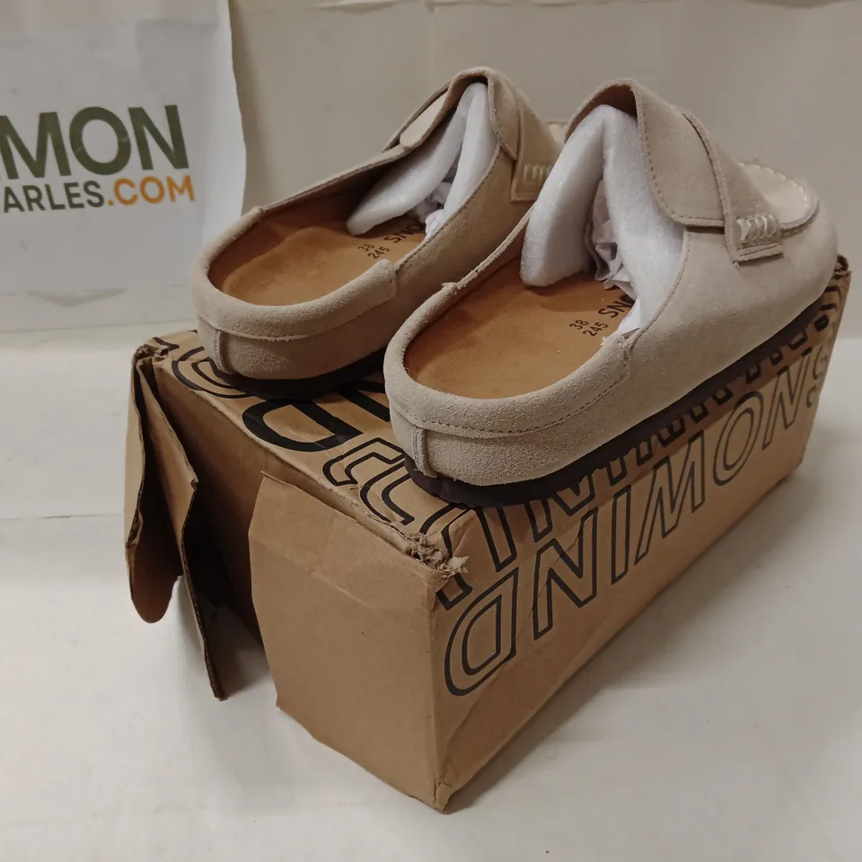 BOXED SNOWIND BEIGE SUEDE LOAFERS – UK 5 (EU 38)