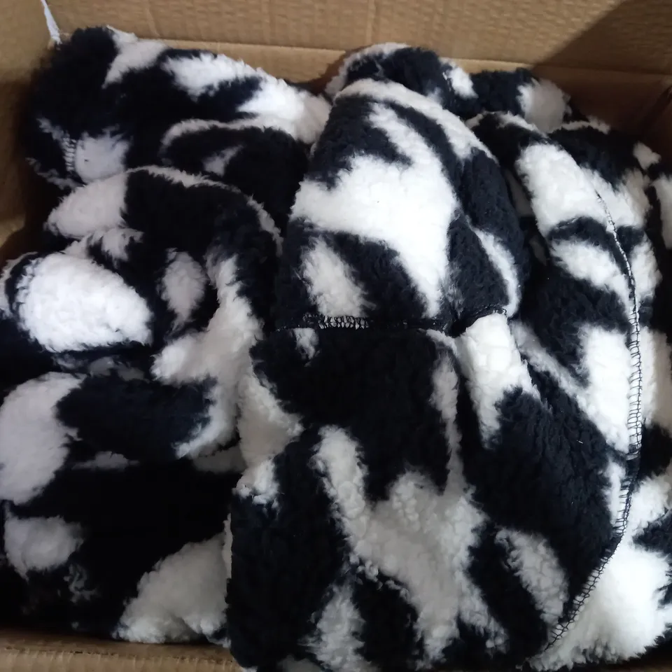 COZEE HOME OVERSIZED HOODED COATIGAN