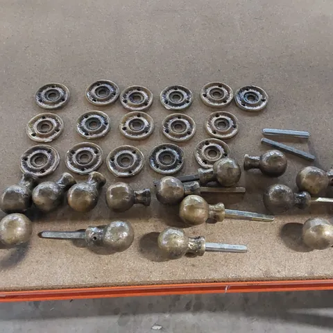 BOXED METAL DOOR HANDLE PARTS (1 BOX)