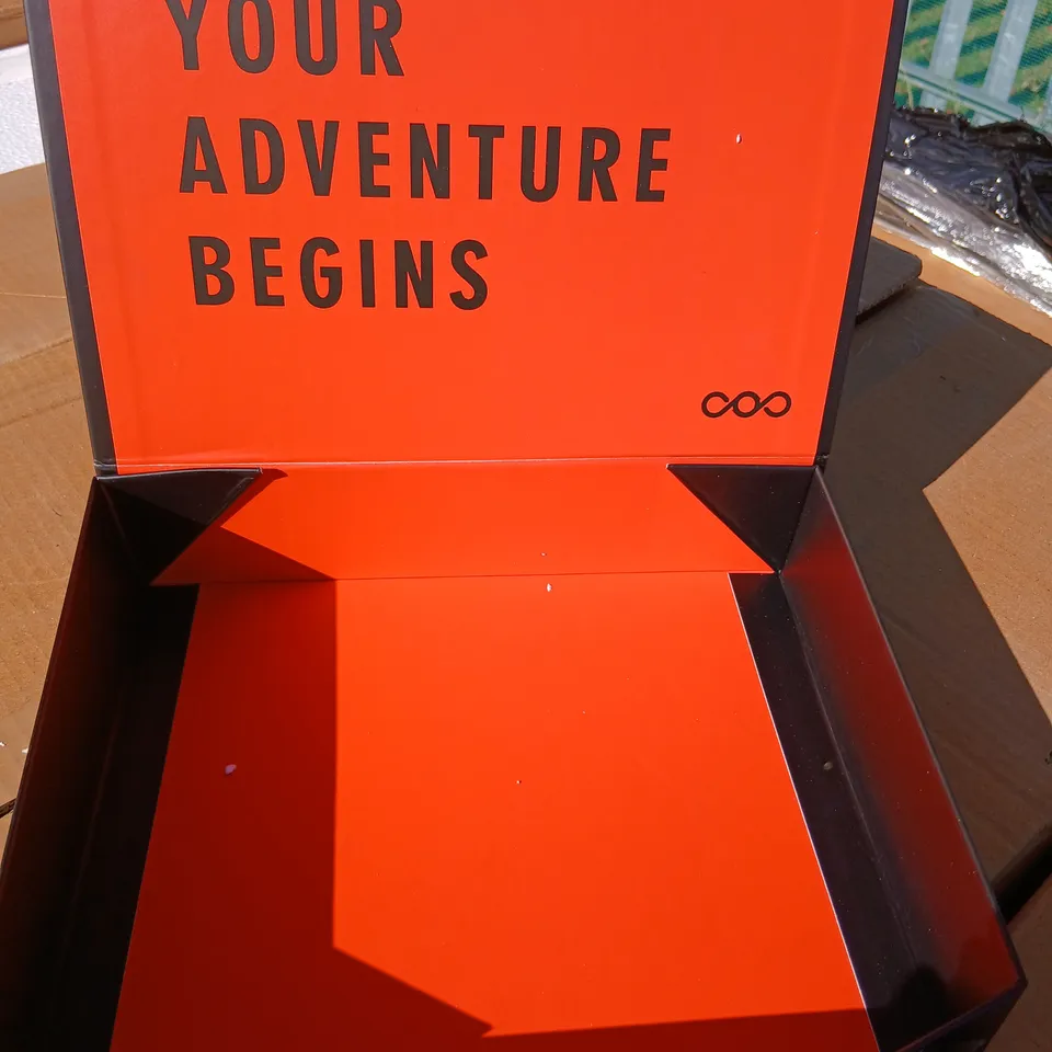 PALLET OF APPROXIMATELY 960 AQUANAUTIA EXPLORER BRANDED BOXES
