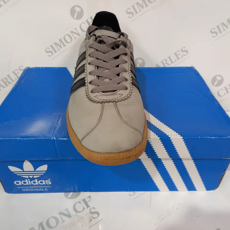 BOXED PAIR OF ADIDAS STOCKHOLM GTX SHOES IN GREY/BLACK UK SIZE 7.5